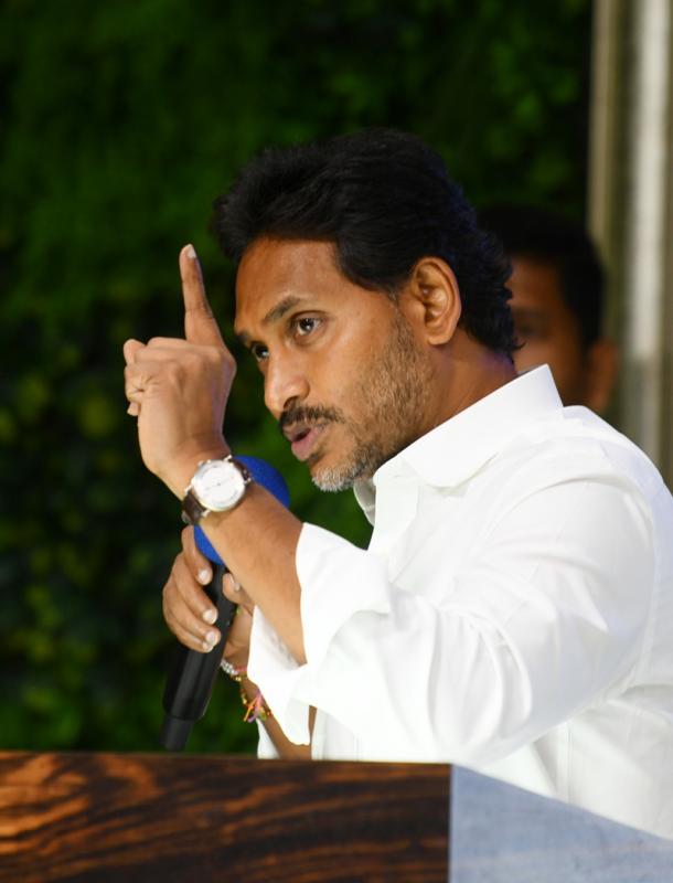 ఇప్పుడు వాళ్ల సమయం, మన సమయం మళ్లీ వస్తుంది: వైసీపీకి జగన్ భరోసా