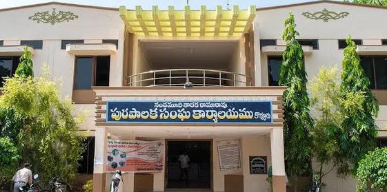కొవ్వూరు మున్సిపల్ పోరు: కూటమి అభ్యర్థి విజయలక్ష్మి వర్సెస్ వైసీపీ అంజలీదేవి.. గెలుపెవరిది?