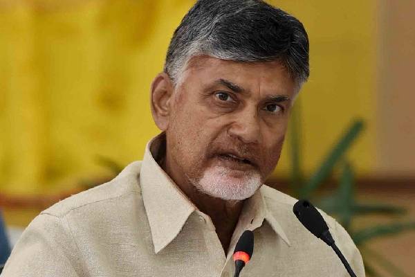 రెబెల్స్‌పై వెంటనే వేటు వేయండి: కేబినెట్‌లో చంద్రబాబు ఆదేశం