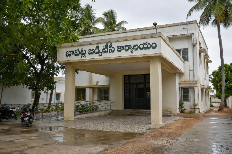 బాపట్ల జిల్లా పరిషత్ పీఠం కోసం కూటమి, వైసీపీ, కాంగ్రెస్ వ్యూహాలు